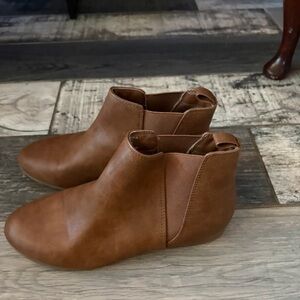 Elegant Tan Ankle Booties